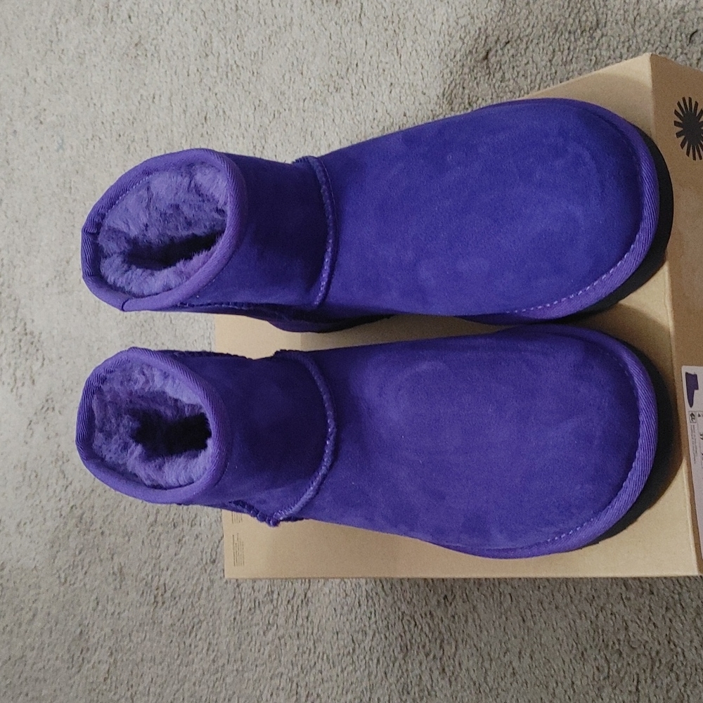 UGG CLASSIC MINI II